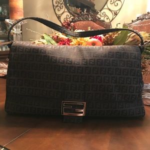 💯 Authentic FENDI Handbag Mauve/Brown/Copper